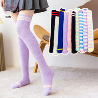 Chaussettes japonaises épaisses en polaire corail au-dessus du genou, chaudes, pour femmes, à rayures, à pois, unies