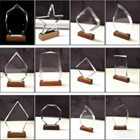 Trophée carré transparent en cristal vierge avec base en bois et plaque en verre pour gravure laser ou impression UV – Vente en gros