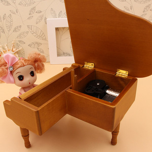 Mini boîte à <span class=keywords><strong>musique</strong></span> en bois et plastique, modèle de <span class=keywords><strong>piano</strong></span> à queue, thème <span class=keywords><strong>Château</strong></span> dans le Ciel, cadeau d'anniversaire de Chine - Product Image 3