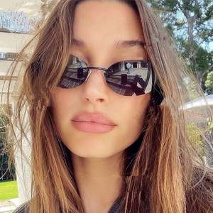 Gafas de Sol Retro de Lujo al por Mayor, Estilo Punk Metálico de los Años 2000, UV400, sin Montura, Ovaladas, para Hombre y Mujer - Product Image 1