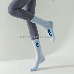 ถุงเท้าข้อสั้นคุณภาพสูงสำหรับสตูดิโอพิลาทิส แห้งเร็ว ระบายอากาศดี ดีไซน์สปอร์ต รับสกรีนโลโก้ ถุงเท้าพิลาทิส โยคะ - Product Image 2