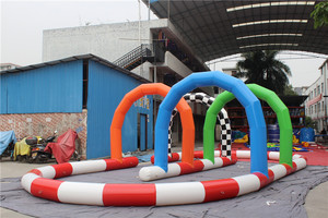 Piste <span class=keywords><strong>de</strong></span> course Grand gonflable Go Karts piste <span class=keywords><strong>de</strong></span> course piste <span class=keywords><strong>de</strong></span> course à air extérieur pour voiture tamponneuse - Product Image 6