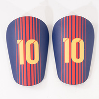 Mini protège-tibias de football en PU ultra-légers pour la protection lors des matchs de football