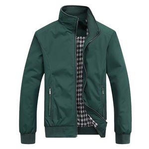 Veste pour homme Comfort Shield avec un design chaud au cœur, une forme décontractée et une utilisation polyvalente en plein air - Product Image 5