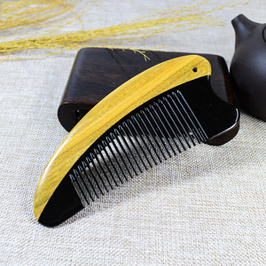 Peine de masaje de sándalo de 10-15 cm, peine de cuerno de vaca para el cuidado del cuero cabelludo para la población en general - Product Image 1