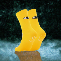 Chaussettes de sport de course à pied et de cyclisme à séchage rapide pour hommes Chaussettes de basket-ball de qualité respirante Chaussettes de basket-ball personnalisées en nylon polyester tricotées à équipage élevé