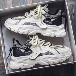 Zapatillas Deportivas Blancas Ligeras y Transpirables para Hombre, con Suela Gruesa, Diseño Deportivo Versátil, Tendencia de Moda para Invierno, Primavera y Otoño - Product Image 3