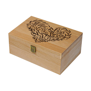 Modern Eco-Friendly Rectangle Wooden Lacquer Finish Keepsake Box Hinged Lid Latch 20-35L Capacity Multifunction Design for