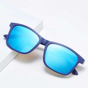 Lunettes de soleil polarisées TAC carrées blanches tendance UV400 avec monture en titane TR90 incassable et durable pour hommes - Product Image 4