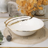 Service de vaisselle en porcelaine blanche avec bordure dorée à plumes, assiettes carrées et rondes, bols, assiettes à pâtes, assiettes de buffet, assiettes à steak pour mariage