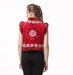 Chaleco Clásico Vintage Étnico Banjara Indio Tradicional Bordado a Mano para Mujer con Bordado Tribal Intrincado y Ribete de Piel - Product Image 3