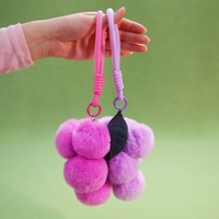 Prix d'usine Jian Yi Toy Porte-clés pendentif voiture en forme de raisin, boule en peluche mignonne pour sac, cadeau d'anniversaire, jouet en peluche animal