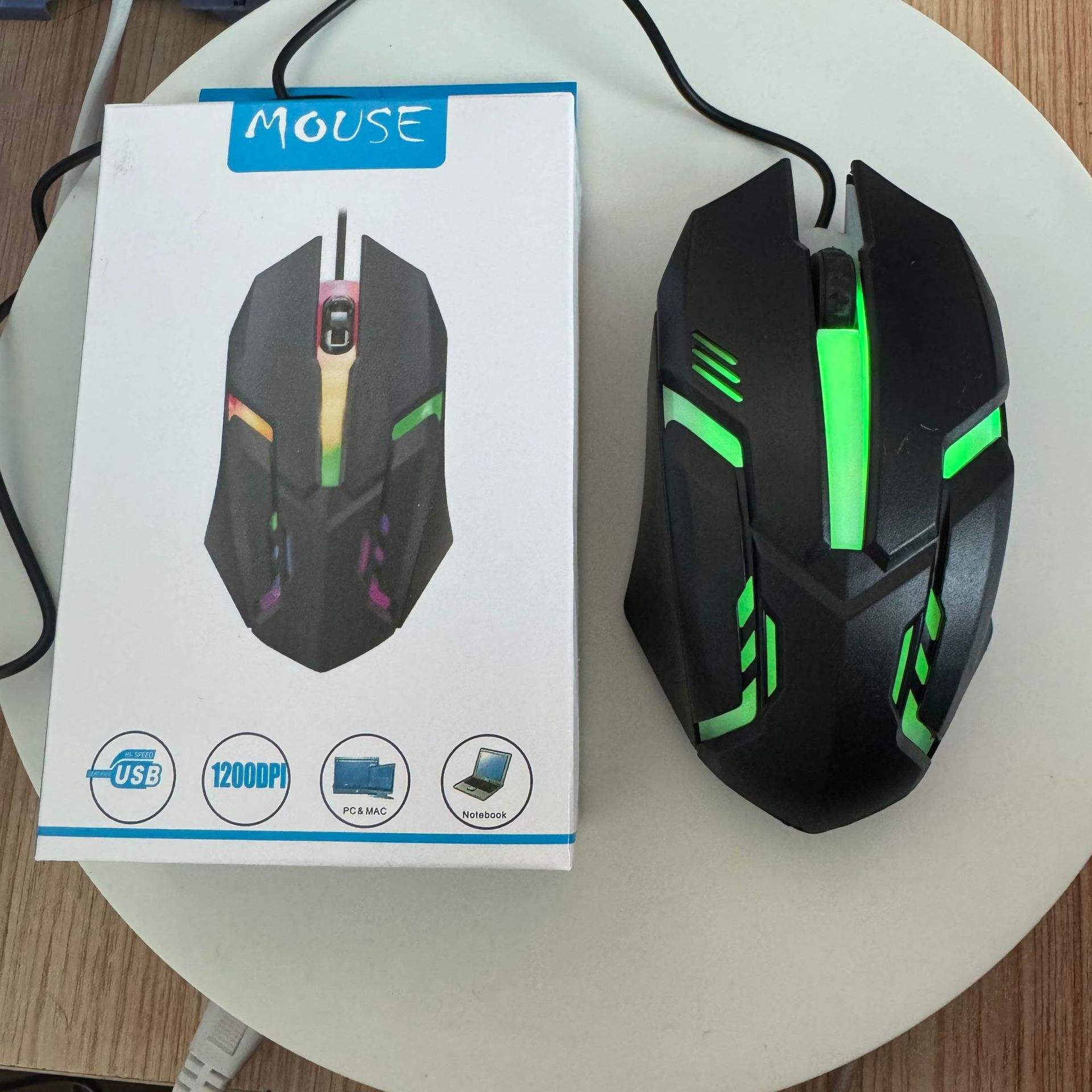 Negro con colorido embalaje