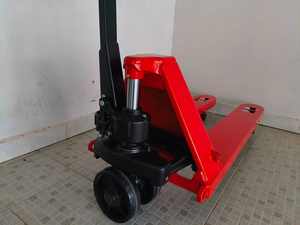 Transpaleta Eléctrica de Alta Resistencia 5T Fabricada en Vietnam con Ruedas de Nylon de Alta Calidad y 12 Meses de Garantía - Product Image 2