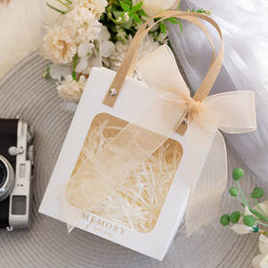 Sacs en papier personnalisés avec fenêtre bouquet de roses et fleurs Sacs à main pour l'emballage de cadeaux Sacs en papier avec fenêtre transparente en PVC - Product Image 3