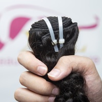 Lots de Cheveux Humains Vierges Indiens Remy Qualité Salon Grade 20A Ondulés Effet Eau Double Trame Alignée en Gros