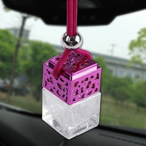 Botol Parfum Gantung Mobil, Penyegar Udara Mobil Bentuk Persegi Kosong 8ML untuk Minyak Esensial - Product Image 5