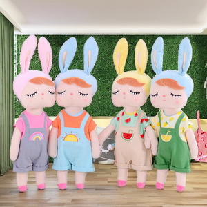 ตุ๊กตาผ้ากำมะหยี่นุ่มขนาด 13 นิ้ว น่ารัก สำหรับเด็กผู้ชายและเด็กผู้หญิง ของขวัญส่งเสริมการขายแบบกำหนดเอง บรรจุใยฝ้าย PP ตุ๊กตาแต่งตัวได้ ขนาด 31-50 ซม. ขายส่ง - Product Image 2