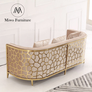 ชุดโซฟาผ้ากำมะหยี่สไตล์โพสต์โมเดิร์น ดีไซน์เฟอร์นิเจอร์ห้องนั่งเล่น โครงสแตนเลสสีทอง โซฟาหรูหราสำหรับโรงแรมและคลับ - Product Image 6