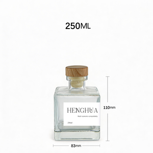 Botellas de Licor de Vidrio Cuadradas de Alta Calidad de 8oz, Mini Botellas Vacías con Base Pesada para Vino, Whisky, <span class=keywords><strong>Vodka</strong></span> con Tapón de Corcho en Forma de T - Product Image 1