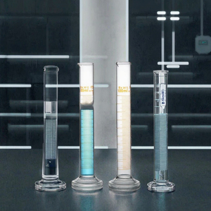 Cylindre gradué en verre de laboratoire 100 ml, graduation 1 ml, sans bouchon - Product Image 2
