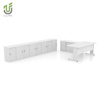 Table de formation modulaire moderne à plateau rabattable, bureau de conférence pliant minimaliste avec panneau de modestie en métal perforé, résistant à l'eau