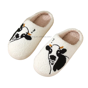 Vente en gros de pantoufles mignonnes en peluche, motifs renard et Père Noël, personnalisées, haute technologie, douces, pour la maison, été/hiver/automne - Product Image 1