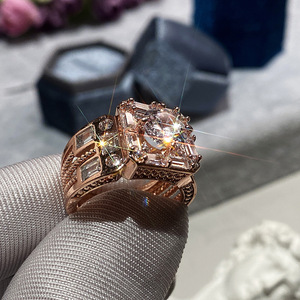 Anello dal Design a Fascia Larga, Anello Classico da Dito per Uomini e Donne - Product Image 2