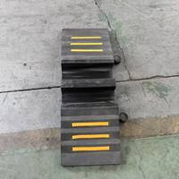 Rampe de protection de câbles en caoutchouc durable à 2 canaux pour équipement portable d'entrepôt, protection incendie