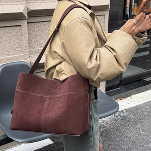 Borse a Spalla Casual da Donna in Finta Pelle Scamosciata <span class=keywords><strong>con</strong></span> <span class=keywords><strong>Pelliccia</strong></span>, Grande Capacità, Impermeabili, <span class=keywords><strong>con</strong></span> Catene e Design a Tracolla - Product Image 4