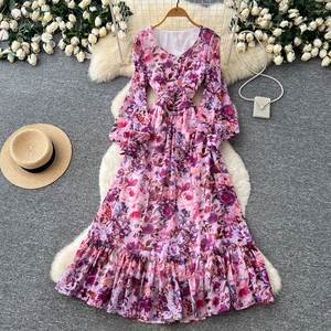 Abito lungo da donna primaverile con stampa floreale, scollo a V, maniche a lanterna, orlo arricciato e vita elasticizzata, elegante - Product Image 4