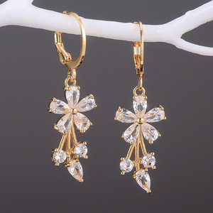 Pendientes de Cobre con Circonita Cúbica Floral para Mujer, Joyería Elegante para Oficina y Moda - Product Image 1