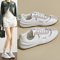 Baskets blanches décontractées et tendance pour femmes, nouveau style 2026, à lacets, color block, pour étudiantes, course et sport