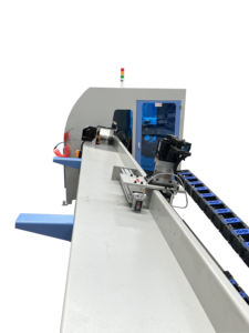 Notre <span class=keywords><strong>scie</strong></span> à onglets à crémaillère et pignon réalise un transfert de matériaux fluide et est applicable à 45° ° /90 °   Coupe d'angle. - Product Image 3