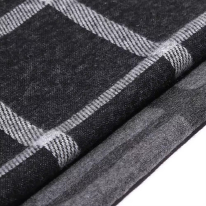 Tissu à tricoter Jacquard en polyester tricoté à motif de géométrie différente à vendre - Product Image 3
