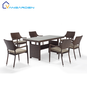 Ensemble table et chaises <span class=keywords><strong>de</strong></span> salle à manger <span class=keywords><strong>en</strong></span> rotin pour l'extérieur Chaises <span class=keywords><strong>de</strong></span> salle à manger empilables avec accoudoir Cadre durable <span class=keywords><strong>en</strong></span> rotin naturel et <span class=keywords><strong>aluminium</strong></span> - Product Image 1