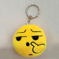 Offre Spéciale pas cher porte-clés Mini mignon Emojis peluche porte-clés oreillers enfants fête fournitures faveurs émotion porte-clés jouet