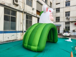 膨らませるタイプのウサギ型緑色のアクティビティデコレーション、膨らませるタイプの漫画風ウサギテント - Product Image 2