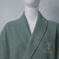 Peignoir doux en tissu gaufré pour hôtel et spa avec capuche, style enveloppant pour couple, service OEM pour toutes les saisons