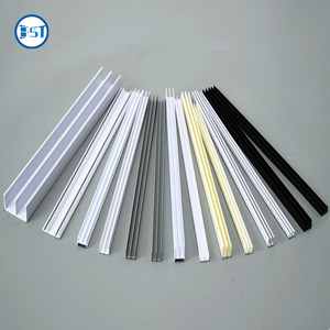 Estrusioni in plastica personalizzate produttore di dimensioni porta <span class=keywords><strong>scorrevole</strong></span> pista in <span class=keywords><strong>PVC</strong></span> ABS PP PE porta <span class=keywords><strong>scorrevole</strong></span> in plastica pista e guide - Product Image 6