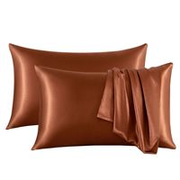 Vente en gros de taies d'oreiller en satin pour la maison ou l'hôtel Taies d'oreiller en satin solide de différentes couleurs