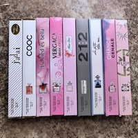 Parfum en flacon de verre 35ml, senteur florale, mini échantillons - Parfum de créateur pour usage extérieur, commande minimum d'un flacon, en stock