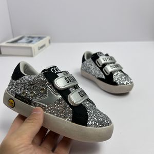 2025 nuovo Design moda ragazzi con paillettes Casual Star Sneakers <span class=keywords><strong>Glitter</strong></span> paillettes sportive Casual <span class=keywords><strong>scarpe</strong></span> Casual - Product Image 1