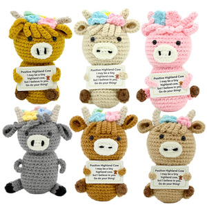 ตุ๊กตาถักโครเชต์แฮนด์เมดขนาดเล็ก ของขวัญสร้างแรงบันดาลใจ ของเล่นวัวไฮแลนด์ถักนิตติ้ง ของตกแต่งโต๊ะทำงาน - Product Image 2