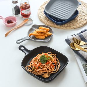 Juego de Platos Hondos Nórdicos para Pasta <span class=keywords><strong>y</strong></span> Lasagna, Cuadrados, de Cerámica Negra Mate, con Asa Individual - Product Image 1