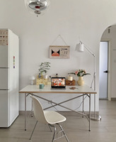 Bureau d'ordinateur en bois durable de style Bauhaus moderne du milieu du siècle, table de travail pour la maison, bureau ou salle à manger, avec plateau supérieur en métal