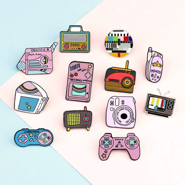 Custom Vintage Television Videogames Game Brooch Lapel Pin Badge Assorted Bulk Metal Toy Retro Enamel Pin