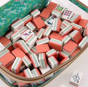 Jeu de Mahjong Américain Personnalisé Pliable et Portable en Acrylique Rose Rouge à 4 Couches, 160 Cartes, Luxe, Durable, Divertissement, Jeu de Hasard - Product Image 1