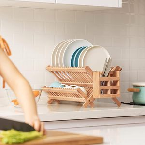 Escurridor de Platos de Bambú de Doble Capa, Plegable, para Cocina, con Espacio para Cuchillos, Tenedores y Utensilios - Product Image 1