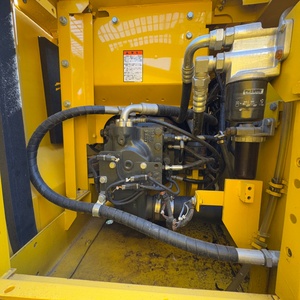 Excavatrice d'occasion Komatsu PC130 de 13 tonnes, 90 % neuve, d'origine japonaise, pour projets municipaux, excavatrice hydraulique sur chenilles - Product Image 6